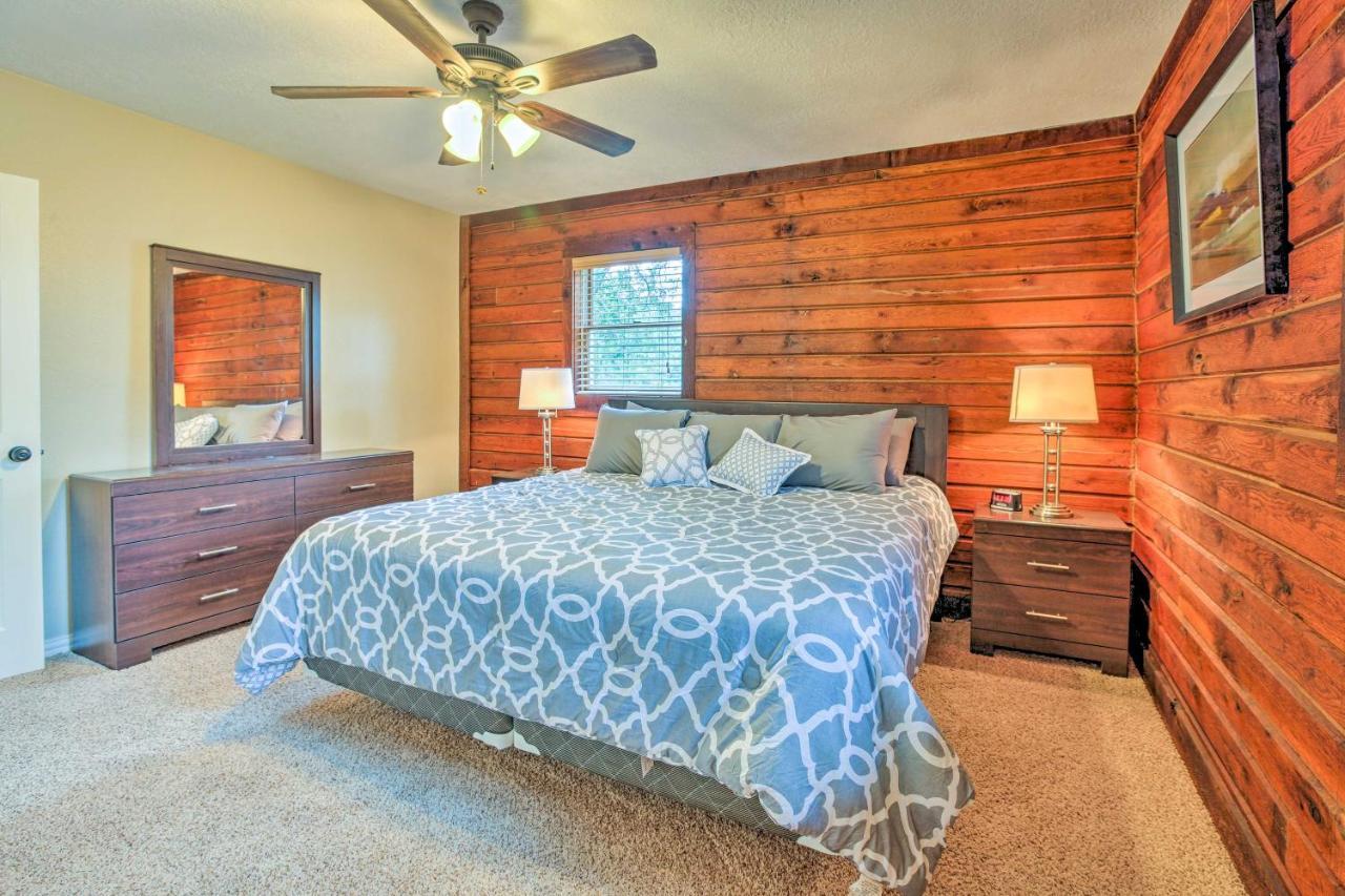 Spacious Kemah Clear Lake Home With Porch And Fire Pit Eksteriør billede