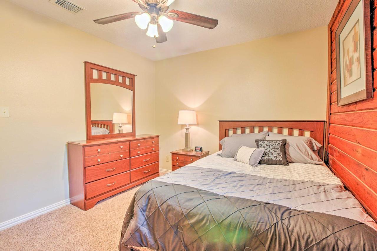 Spacious Kemah Clear Lake Home With Porch And Fire Pit Eksteriør billede