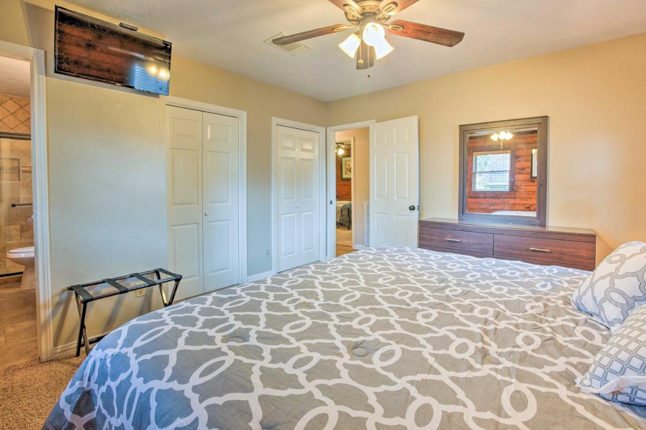 Spacious Kemah Clear Lake Home With Porch And Fire Pit Eksteriør billede